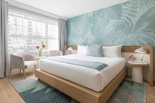 King Room Near Expert ATM MIA 3 Luxury Bookings