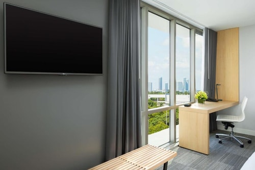 Standard King Room Near Avis Car Rental MIA 3 Luxury Bookings