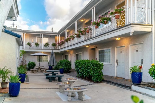 Queen Room Near Hotchkiss Park LA 10 Luxury Bookings