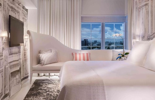 Premier King Room Near High Tide MIA 1 Luxury Bookings