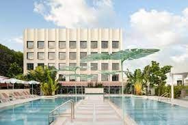 Standard Queen Room Near Vans MIA 14 Luxury Bookings