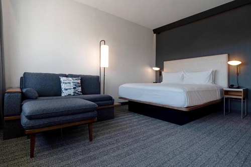Guest Room Near Venice Canals LA Luxury Bookings