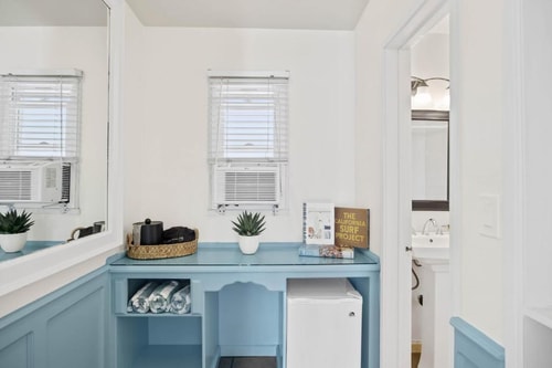 Classic Queen Room Near Ocean View Park LA 3 Luxury Bookings