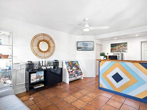 Classic Queen Room Near Ocean View Park LA 9 Luxury Bookings