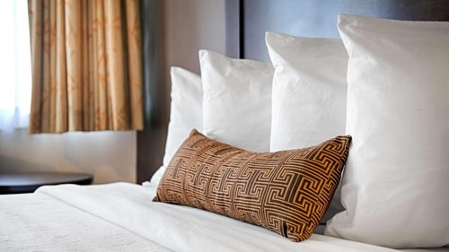 King Room Near Ord and Yale Street Park LA 1 Luxury Bookings