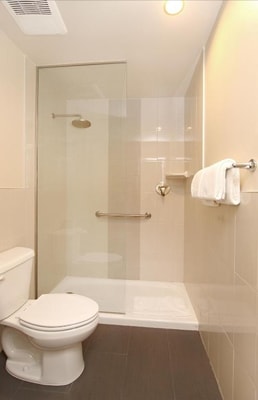 King Room Near Ord and Yale Street Park LA 5 Luxury Bookings