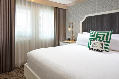 King Room Near Margaret Herrick Library LA Luxury Bookings