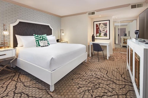 King Room Near Margaret Herrick Library LA 1 Luxury Bookings