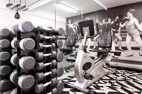 King Room Near Margaret Herrick Library LA 13 Luxury Bookings