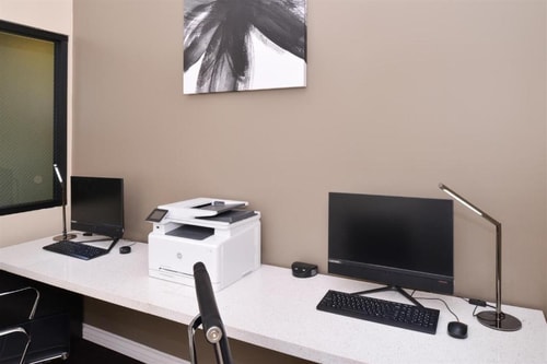 King Room Near Lafayette Park LA 7 Luxury Bookings