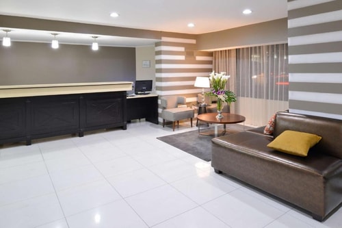 King Room Near Lafayette Park LA 8 Luxury Bookings