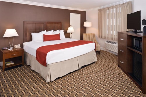 King Room Near Lafayette Park LA 4 Luxury Bookings