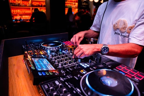 Deluxe Double Room  Near Carma Connected MIA 12 Luxury Bookings