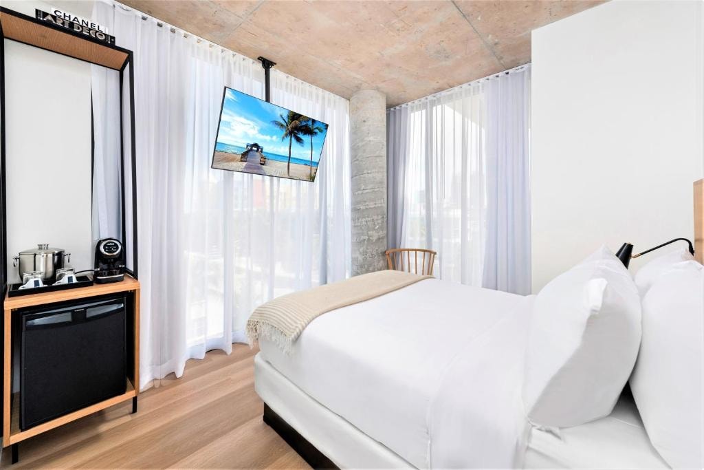 Standard Room Near Miami Massage Therapy MIA Luxury Bookings