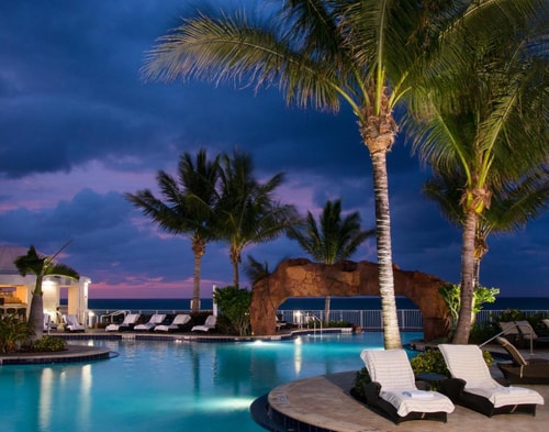 Deluxe Room Near United States Postal Service MIA 13 Luxury Bookings