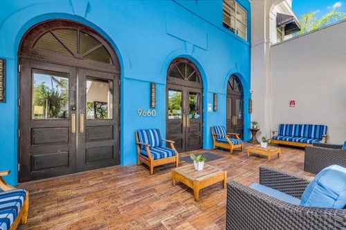 Standard King Room Near Pura Vida MIA 7 Luxury Bookings
