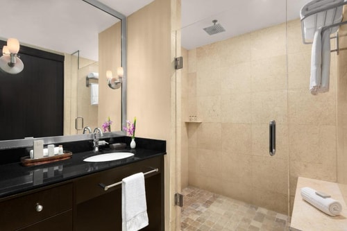 King Room City View Near Vibe of Miami MIA 3 Luxury Bookings