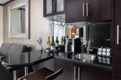 King Room City View Near Vibe of Miami MIA 1 Luxury Bookings