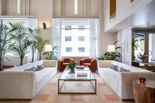 King Room Near Coyote Taqueria MIA 9 Luxury Bookings