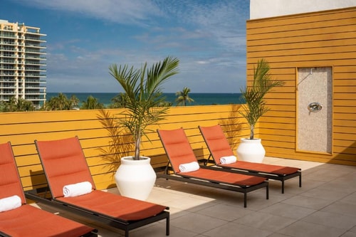 King Room Near Coyote Taqueria MIA 14 Luxury Bookings