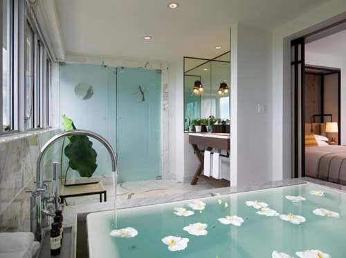Superior King Room Near Pink Taco MIA 4 Luxury Bookings
