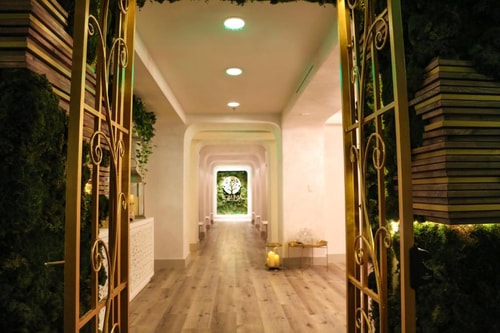 Superior King Room Near Pink Taco MIA 9 Luxury Bookings
