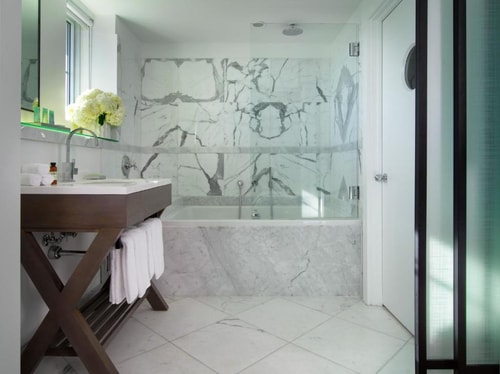 Superior King Room Near Pink Taco MIA 3 Luxury Bookings