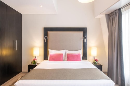 Executive Studio Apartment Near Metro Station Luxury Bookings