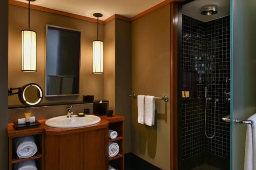 Studio Near Collins Park MIA 5 Luxury Bookings