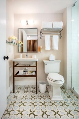 Deluxe Queen Room Near Ferre Building MIA 3 Luxury Bookings