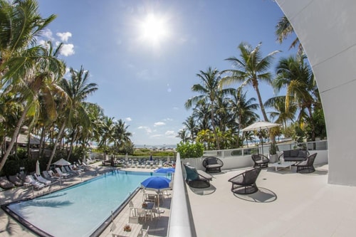Studio Suite Near Western Union MIA 12 Luxury Bookings