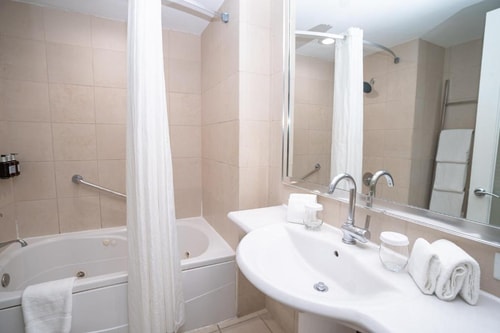 Studio Suite Near Western Union MIA 3 Luxury Bookings