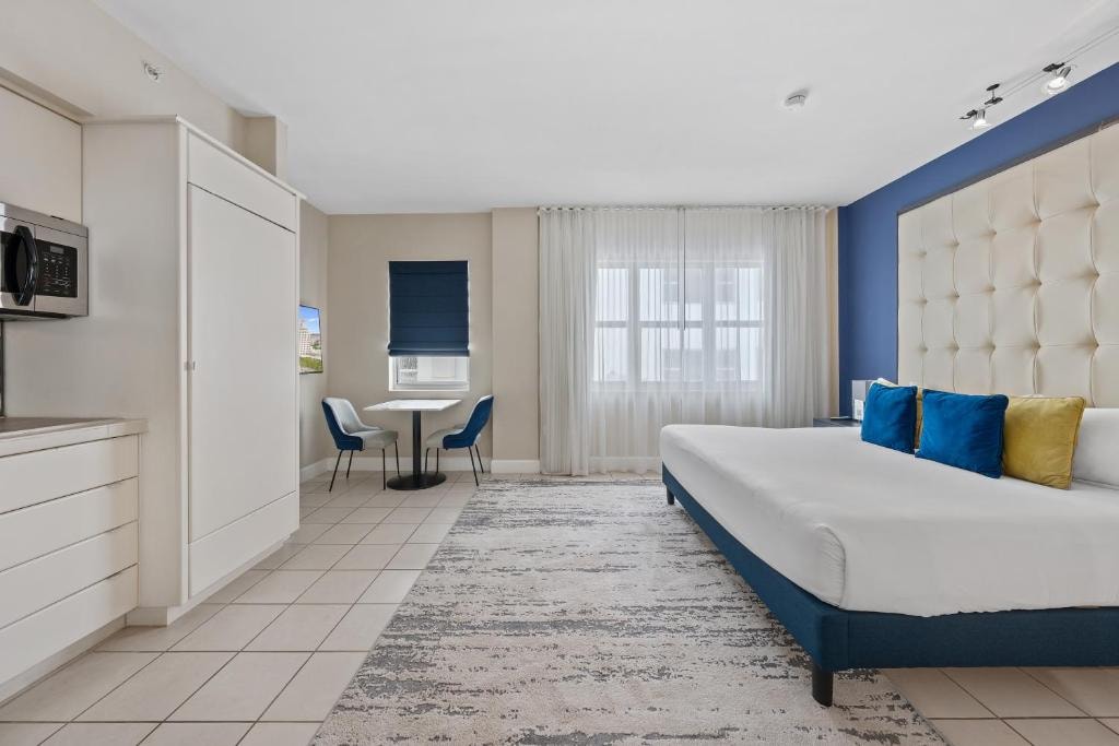 Studio Suite Near Western Union MIA Luxury Bookings
