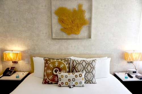 Deluxe Suite Near World Erotic Art Museum MIA 8 Luxury Bookings