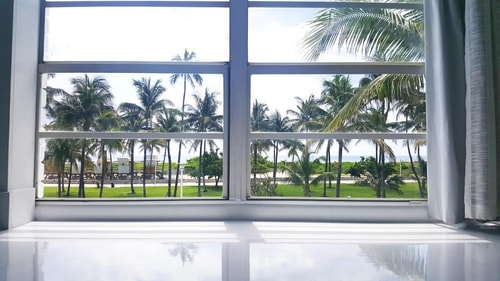 King Room Near Walgreens MIA 12 Luxury Bookings