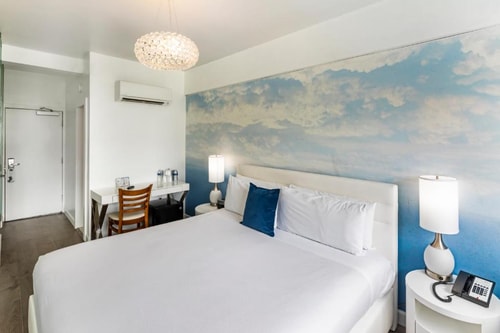 King Room Near Walgreens MIA Luxury Bookings