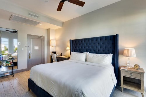 Classic Room Near Seasons Cafe MIA 0 Luxury Bookings