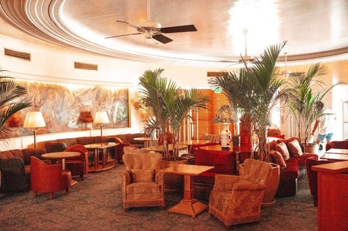Classic Room Near Seasons Cafe MIA 9 Luxury Bookings