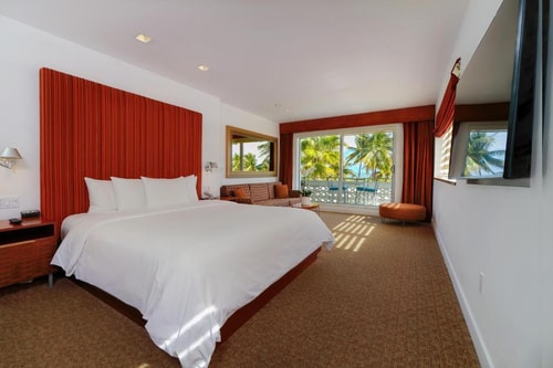 King Room Near News Cafe MIA 0 Luxury Bookings