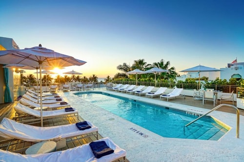 King Room Near News Cafe MIA 14 Luxury Bookings