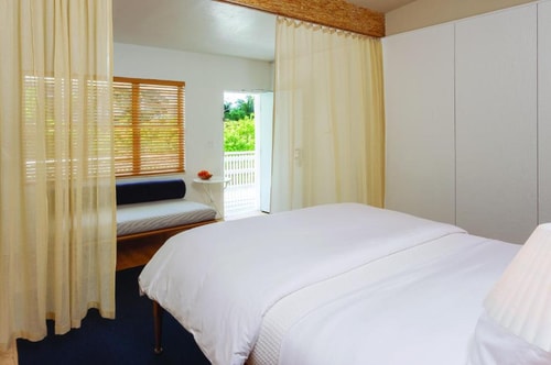 Standard Medium Near Monterrey Bar MIA 1 Luxury Bookings