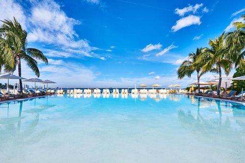 Standard Medium Near Monterrey Bar MIA 13 Luxury Bookings