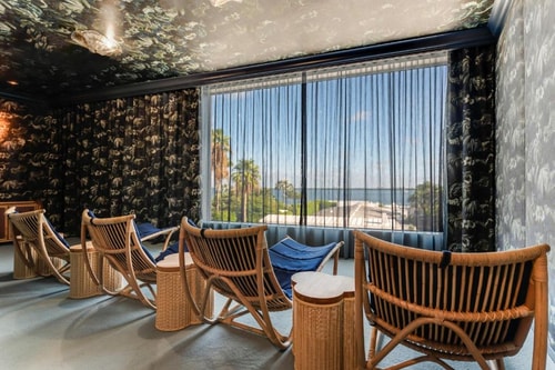 Standard Medium Near Monterrey Bar MIA 6 Luxury Bookings