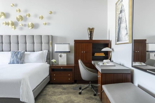King Room Near Bal Harbor Pier MIA 1 Luxury Bookings