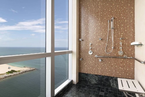 King Room Near Bal Harbor Pier MIA 3 Luxury Bookings