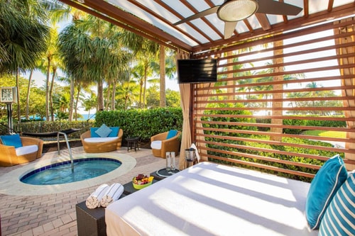 King Room Near Bal Harbor Pier MIA 12 Luxury Bookings