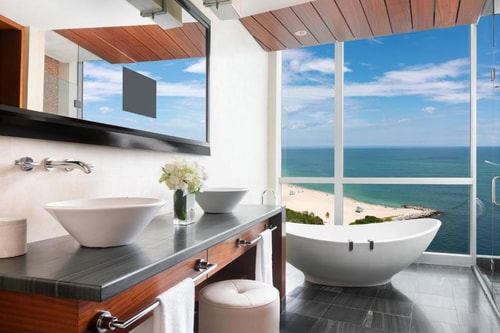 King Room Near Bal Harbor Pier MIA 4 Luxury Bookings