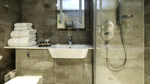 Deluxe Double Or Twin Room Near Chalk Farm LON 6 Luxury Bookings