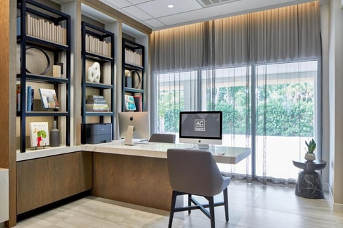 King Room Near Waffle House ORL 8 Luxury Bookings