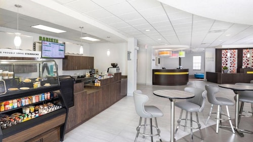 Deluxe King Room Near Legacy Tech ORL 9 Luxury Bookings